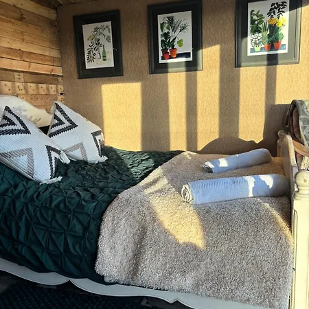 The Deer Hut At Carr House Farm Campsite *