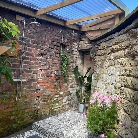 캠프장 The Deer Hut At Carr House Farm 스카버러